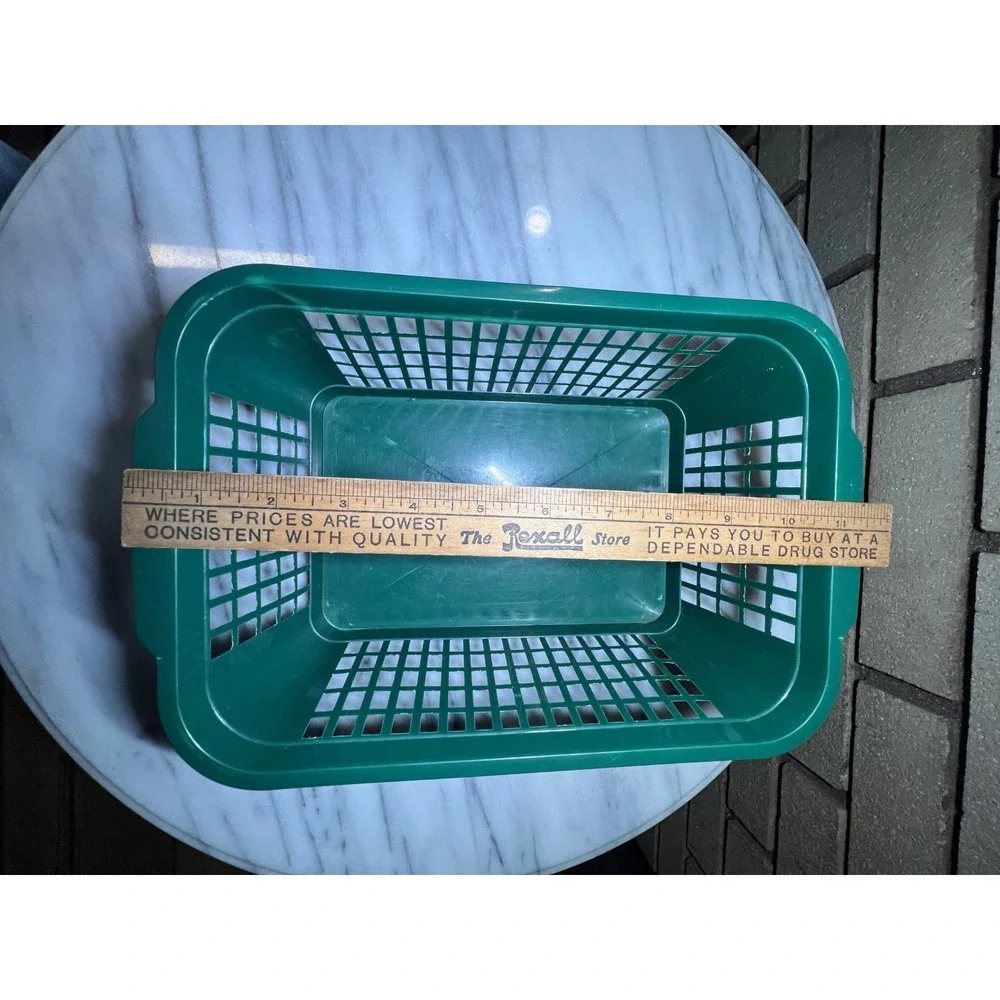 VTG Gensini Hunter Green Plastic Storage Basket Dorm Room Organizer Small  Tote